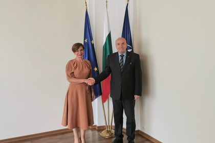 Среща на министър Николай Милков с посланика на Република Турция Айлин Секизкьок